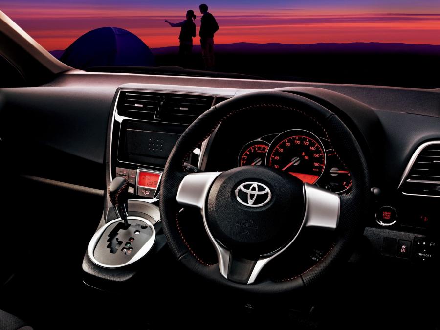  Toyota Ractis 2014 года  (фото 5 из 6)